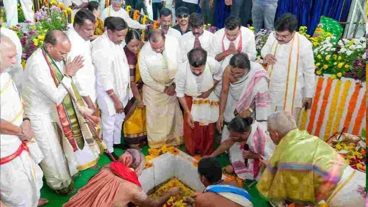 యాదగిరిగుట్టలో సీఎం రేవంత్ రెడ్డి పర్యటన.. అభివృద్ధి పనులకు శంకుస్థాపన