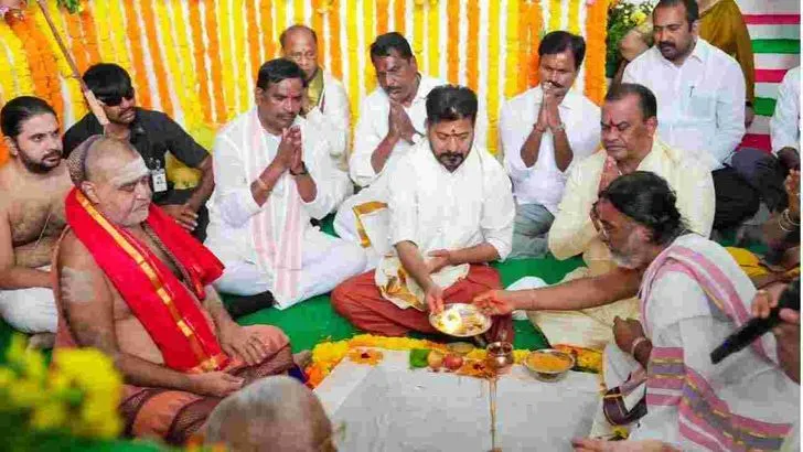 యాదగిరిగుట్టలో సీఎం రేవంత్ రెడ్డి పర్యటన.. అభివృద్ధి పనులకు శంకుస్థాపన