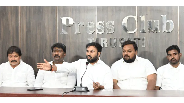ఏపీపీఎస్సీకి, డీఎస్సీకి తేడా తెలియని జగన్‌ 