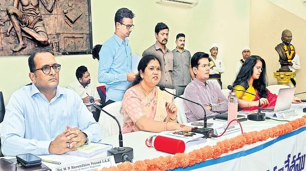 సమస్యలపై గళం