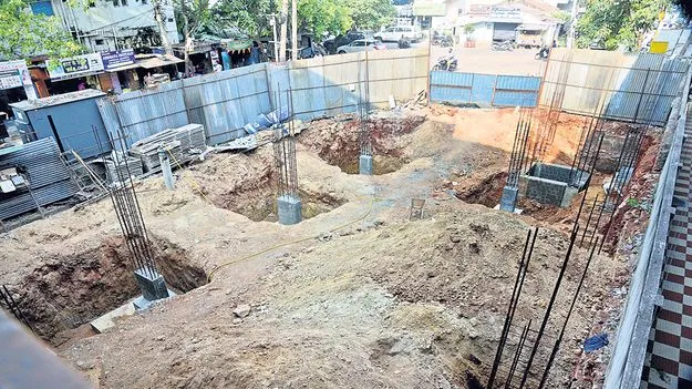 వివాదాస్పద స్థలంలో భవన నిర్మాణం