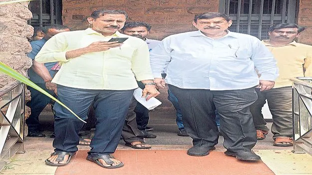 150 వార్డులు  చేయండి
