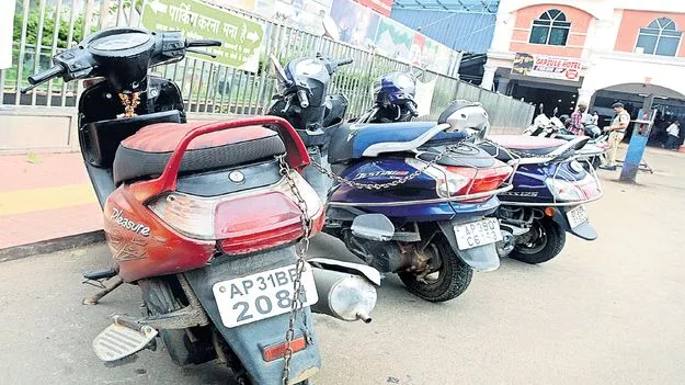 రైల్వే స్టేషన్‌లో జరిమానాలు!