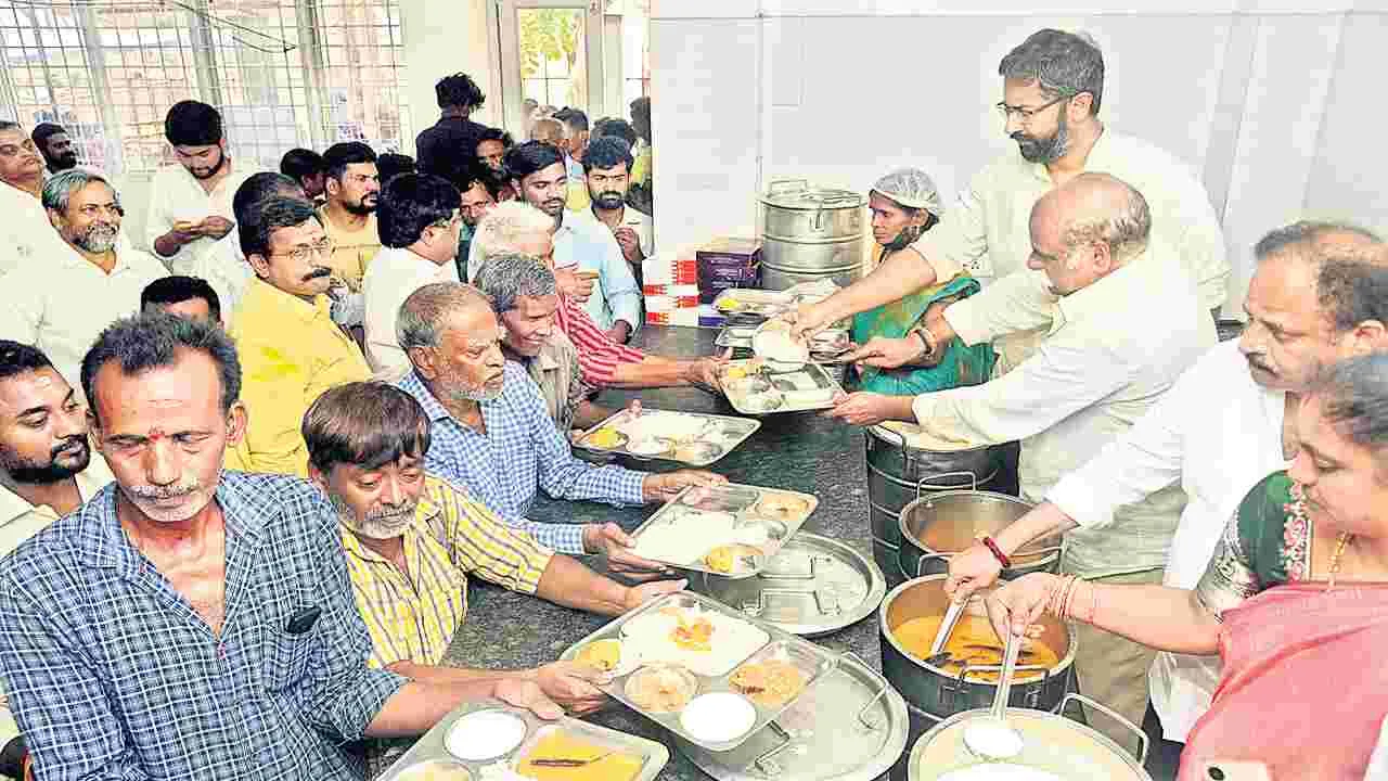 అన్న క్యాంటీన్లు కిట కిట