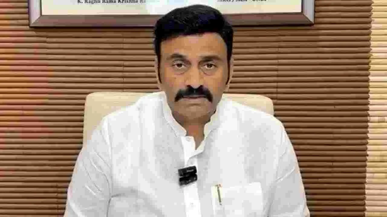 ఏబీఎన్ ఆంధ్రజ్యోతిపై వైసీపీ దాడిని ఖండించిన ఏపీ డిప్యూటీ స్పీకర్ రఘురామకృష్ణరాజు