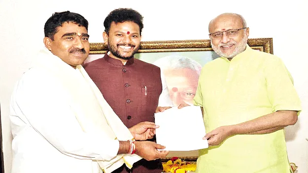 శ్రీకాకుళం అభివృద్ధికి సహకరించాలి