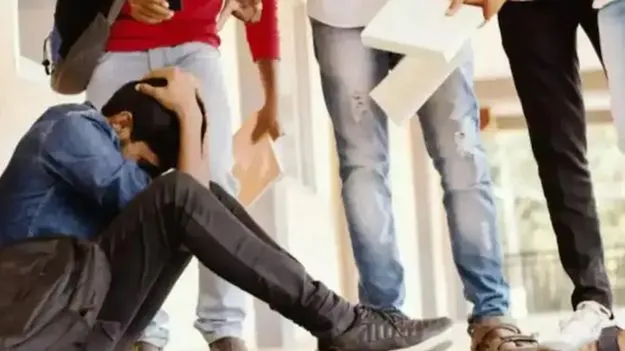 కర్నూలు మెడికల్ కాలేజీలో ర్యాగింగ్ కలకలం.. ఎన్ఎంసీకి  విద్యార్థి ఫిర్యాదు