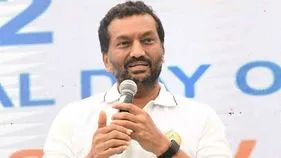 యోగా జీవితంలో భాగస్వామిగా చేయాలి.. ప్రజలకు ఎంపీ పిలుపు  
