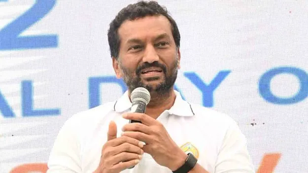 యోగా జీవితంలో భాగస్వామిగా చేయాలి.. ప్రజలకు ఎంపీ పిలుపు  