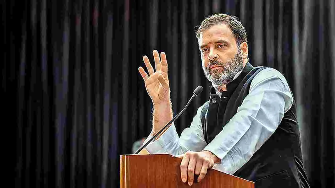 వరుస పేపర్ లీక్‌లపై రాహుల్ గాంధీ తీవ్ర విమర్శలు.. ఛాత్రోన్ కీ గూంజ్‌కి పిలుపు..