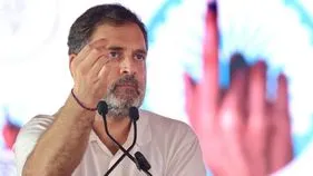 వాళ్లు దోషులైనా లేదా అసమర్థులైనా అయ్యుండాలి: రాహుల్ గాంధీ