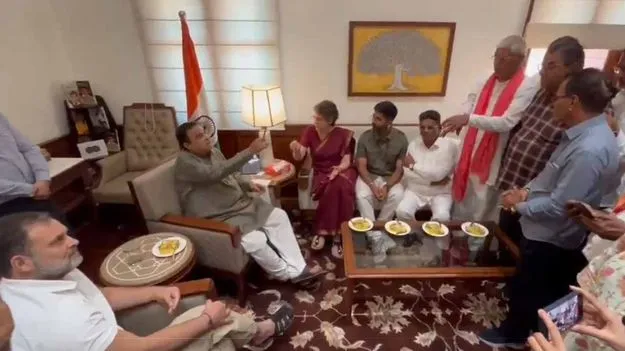 నితిన్ గడ్కరీని కలిసిన రాహుల్, ప్రియాంక గాంధీ