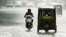 అల్పపీడన ప్రభావంతో ఏపీలోని పలు జిల్లాల్లో వర్షాలు..!