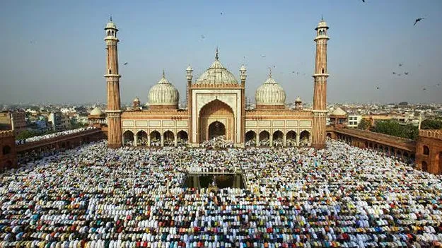 రంజాన్ పండగ వేళ తెలుగు రాష్ట్రాల్లో ప్రత్యేక ప్రార్థనలు..