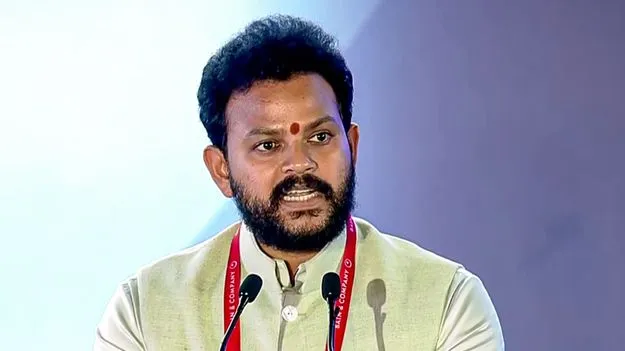 ప్రధాని చేతుల మీదుగా నోయిడా ఎయిర్‌పోర్ట్ ప్రారంభం.. ఎప్పుడంటే..