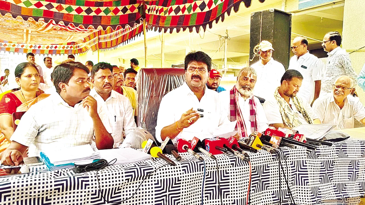  వైసీపీవి బ్లాక్‌మెయిల్‌ రాజకీయాలు 