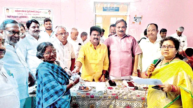 అభివృద్ధి, సంక్షేమం చంద్రన్నకే సాధ్యం  