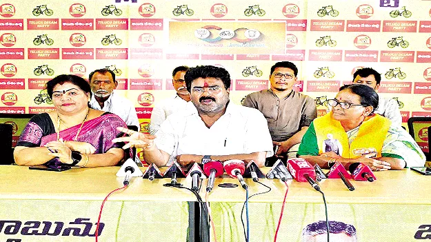 మహిళా ఎస్‌ఐపై ‘చింతాడ’ ప్రవర్తన దారుణం
