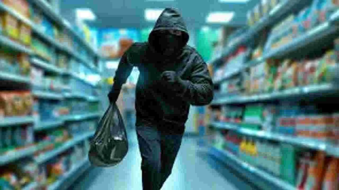 జనరల్ స్టోర్‌లో చోరీ.. పోలీసులను ఆశ్రయించిన యజమాని