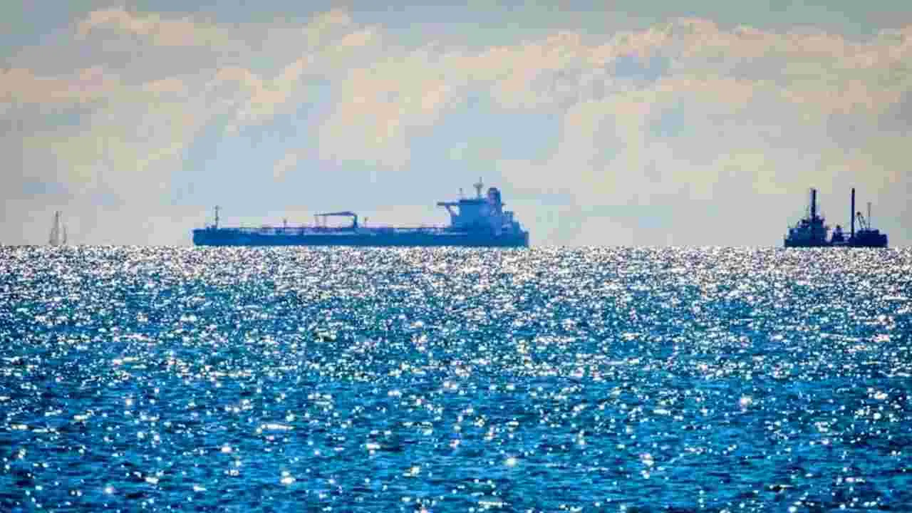 రష్యా ముడి చమురుపై యూఎస్ యూటర్న్