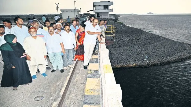 ఆరోపణలు రుజువు చేయకపోతే రాజీనామా చేయాలి