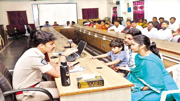 బాధితులకు న్యాయం చేసేలా చర్యలు