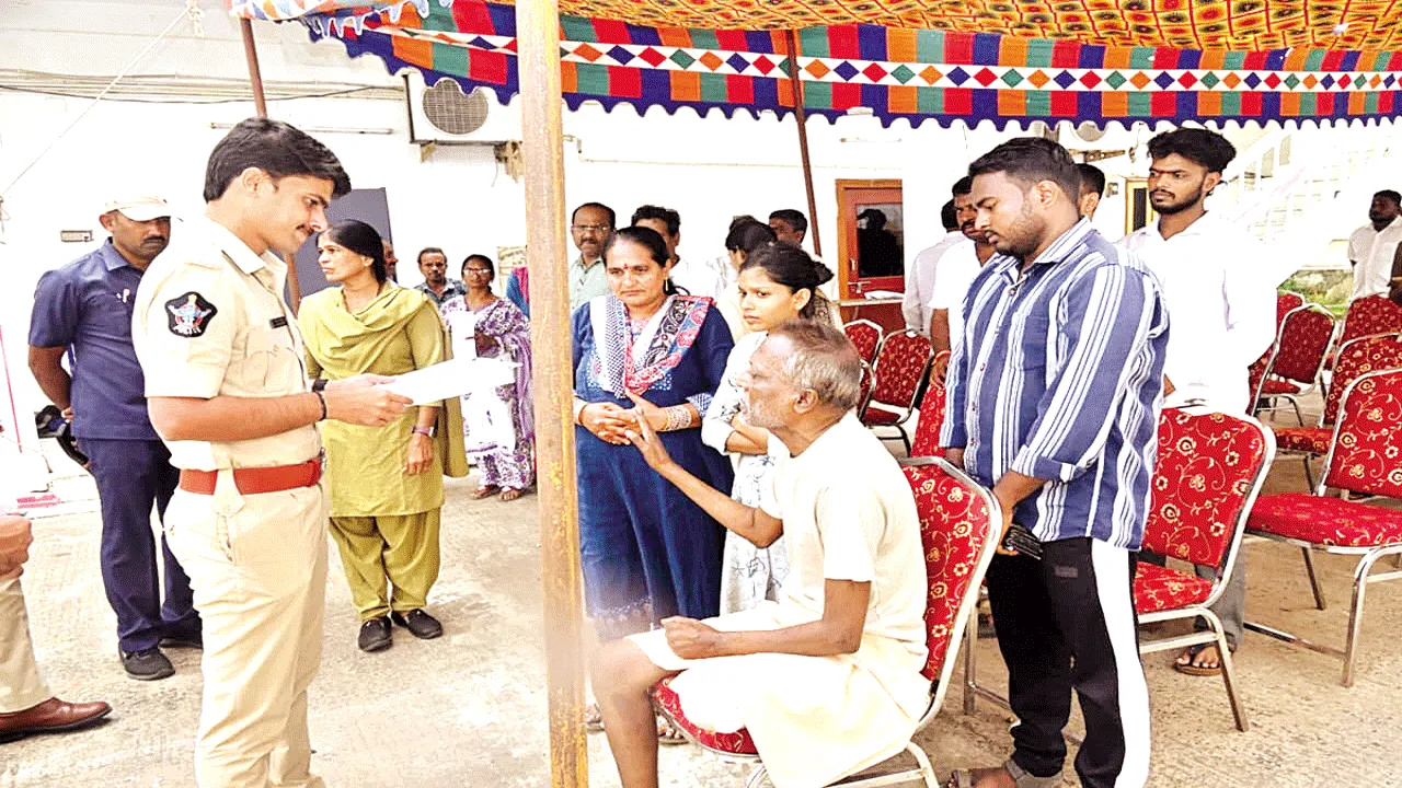 బాధితులకు న్యాయం చేయడమే లక్ష్యం: ఎస్పీ