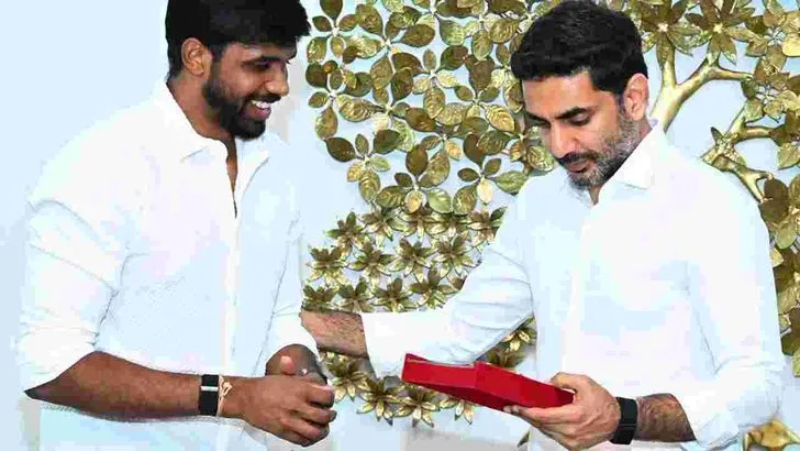 సాత్విక్ సాయిరాజ్‌ను అభినందించిన మంత్రి లోకేష్‌
