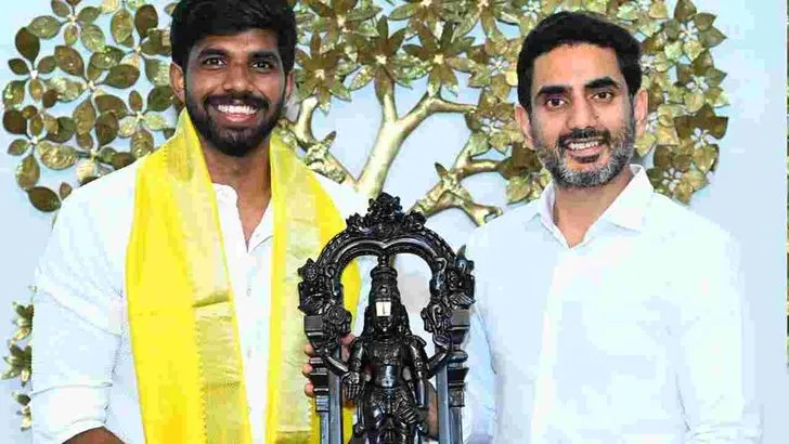 సాత్విక్ సాయిరాజ్‌ను అభినందించిన మంత్రి లోకేష్‌