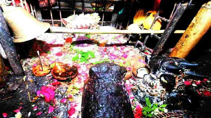 సలేశ్వరానికి పోటెత్తిన భక్తులు