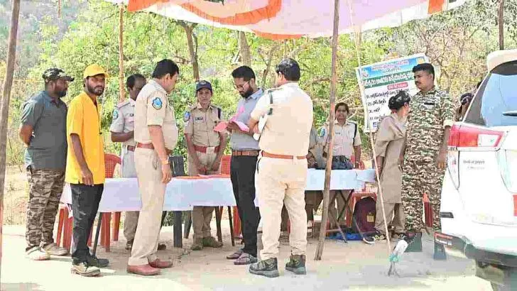 సలేశ్వరానికి పోటెత్తిన భక్తులు