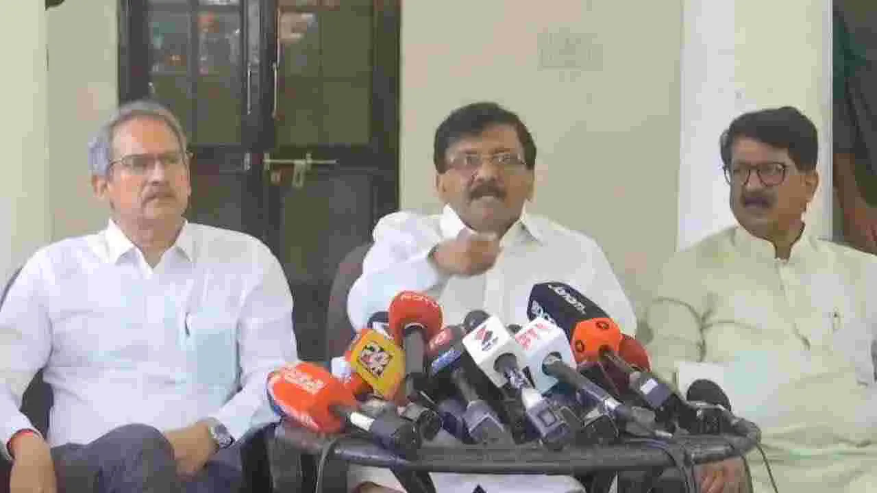 పార్టీ మారాలనుకుంటే రాజీనామా చేయండి.. రెబల్ ఎంపీలకు ఉద్ధవ్ సేన వార్నింగ్
