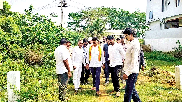 మిర్తిబట్టి ఆక్రమణలపై ఎమ్మెల్యే ఆగ్రహం