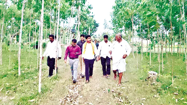 ప్రతిపాదిత బీచ్‌ రోడ్డు ప్రాజెక్టు స్థల పరిశీలన