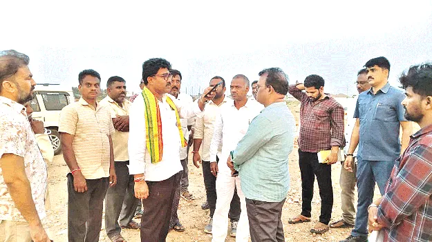  మహానాడుకు చాపురం వద్ద స్థల పరిశీలన 