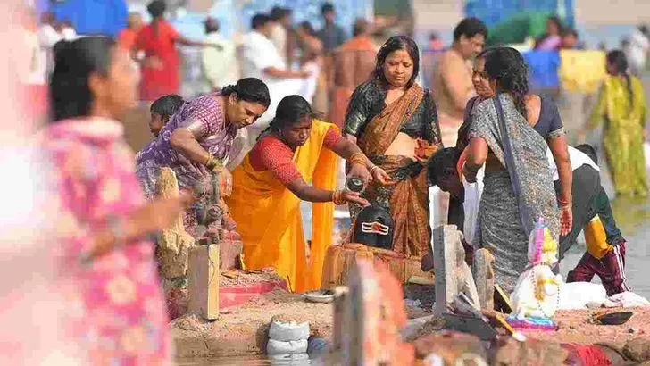 ఐదో రోజు కాళేశ్వరంలో కొనసాగుతున్న పుష్కరాలు..