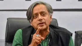 అనవసర బలవంతం తగదు.. వందేమాతరం పూర్తి గేయంపై శశిథరూర్