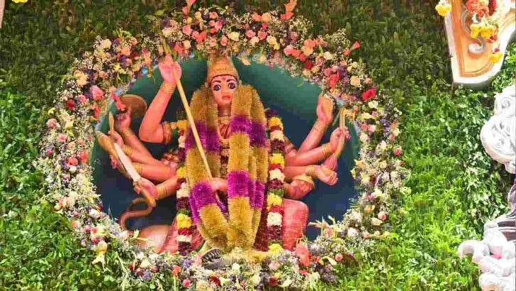 భాగ్యనగరంలో లష్కర్ బోనాలు.. అమ్మవారికి బోనం సమర్పించేందుకు పోటెత్తిన భక్తులు