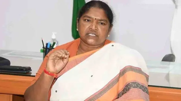 ప్రధాని అయినా, కేంద్ర మంత్రి అయినా తప్పు చేస్తే శిక్ష పడాల్సిందే: మంత్రి సీతక్క..
