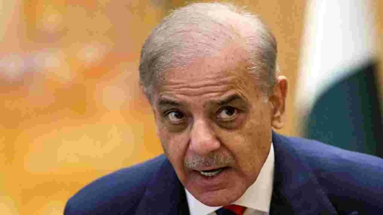 పశ్చిమాసియాలో ఉద్రిక్తతలతో పాక్ ఆర్థిక సంక్షోభాన్ని ఎదుర్కొంటోంది: ప్రధాని షరీఫ్