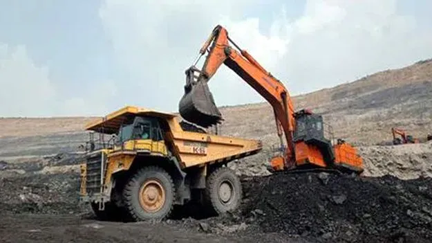 సింగరేణిలో ఘోర ప్రమాదం.. ఒకరి మృతి, నలుగురికి తీవ్రగాయాలు..