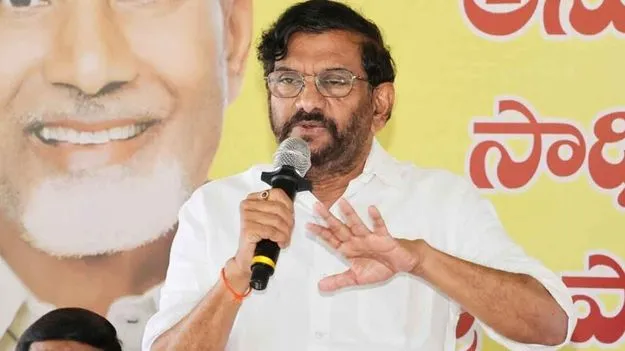 మీ ధర్నాలు చూసి.. మీ పార్టీ నేతలే నవ్వుకుంటున్నారు: సోమిరెడ్డి