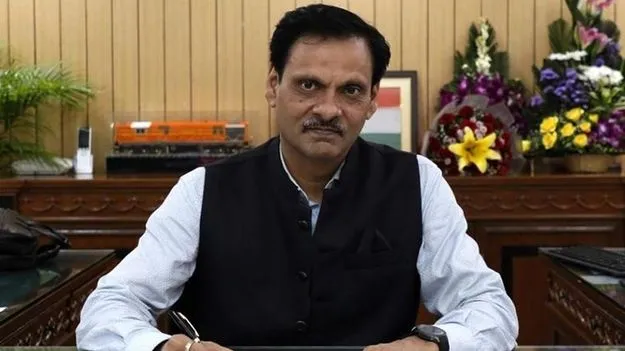 దక్షిణ కోస్తా రైల్వే జోన్‌‌లో రూ.4,894 కోట్ల ఆదాయం: జీఎం సందీప్ మాథుర్