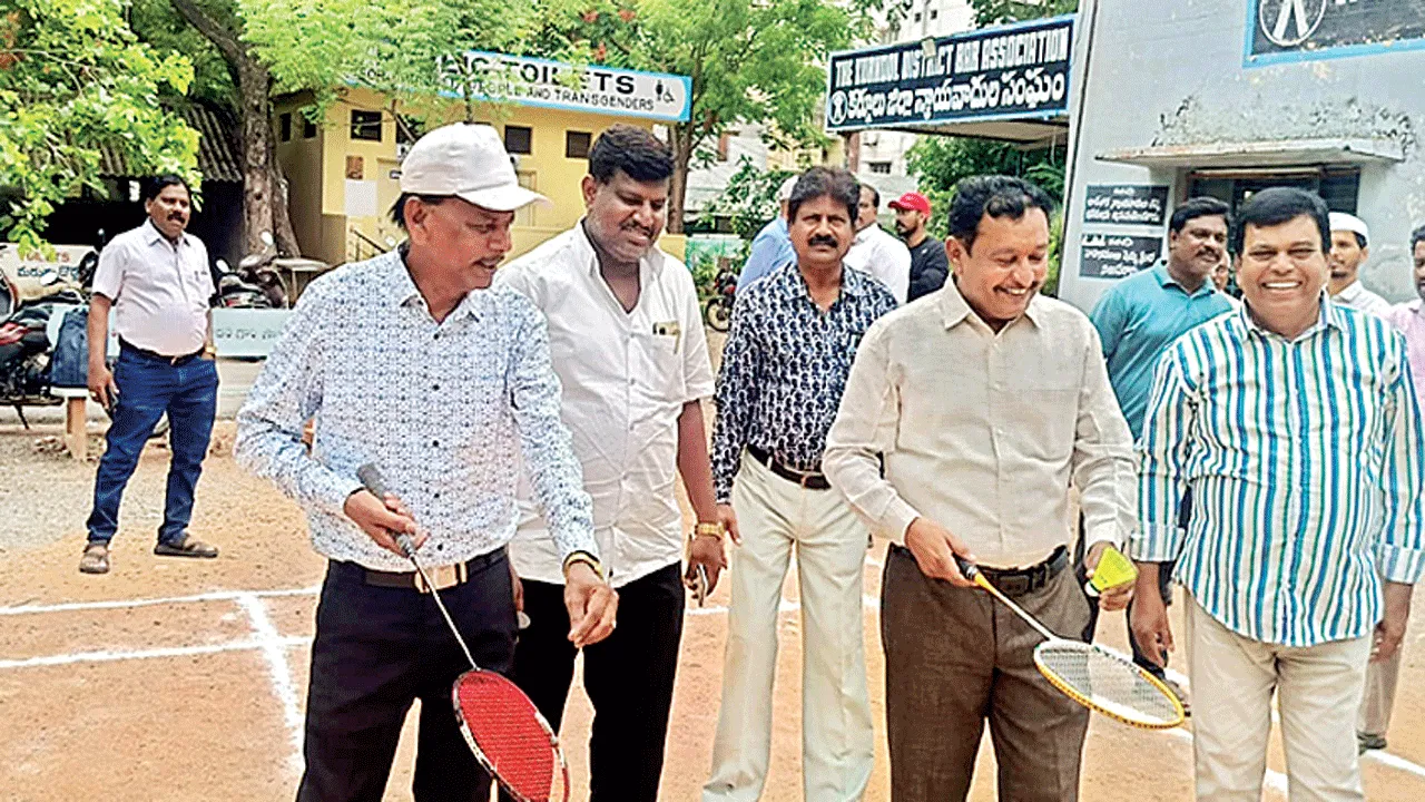 న్యాయవాదులకు క్రీడా పోటీల నిర్వహణ భేష్‌