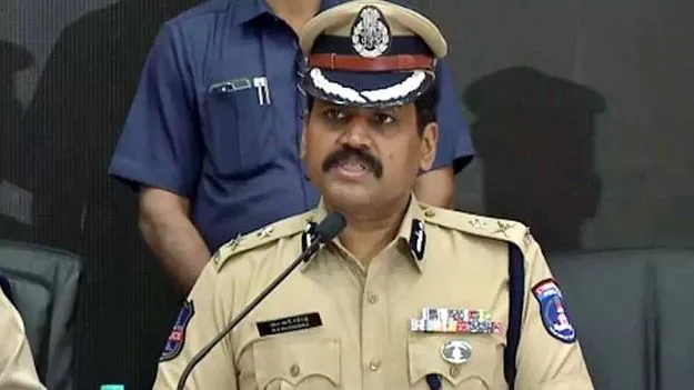 బంకుల్లో ఆటో ఎల్పీజీ కొరత లేకుండా చూడాలి: కమిషనర్ స్టీఫెన్ రవీంద్ర