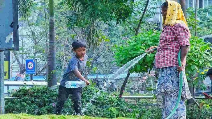 మండుతున్న ఎండలు.. ప్రజల అవస్థలు
