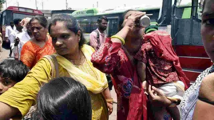 మండుతున్న ఎండలు.. ప్రజల అవస్థలు