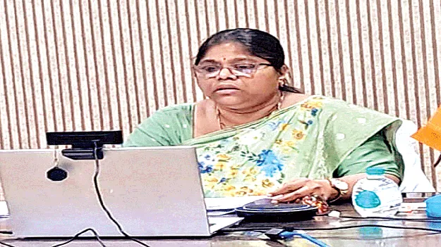 The National Lok Adalat must be made a success. జాతీయ లోక్‌అదాలత్‌ను విజయవంతం చేయాలి