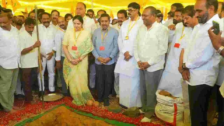 మహానాడుకి భూమి పూజ.. తరలి వచ్చిన నేతలు, పార్టీ కేడర్