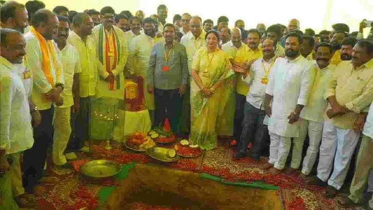 మహానాడుకి భూమి పూజ.. తరలి వచ్చిన నేతలు, పార్టీ కేడర్